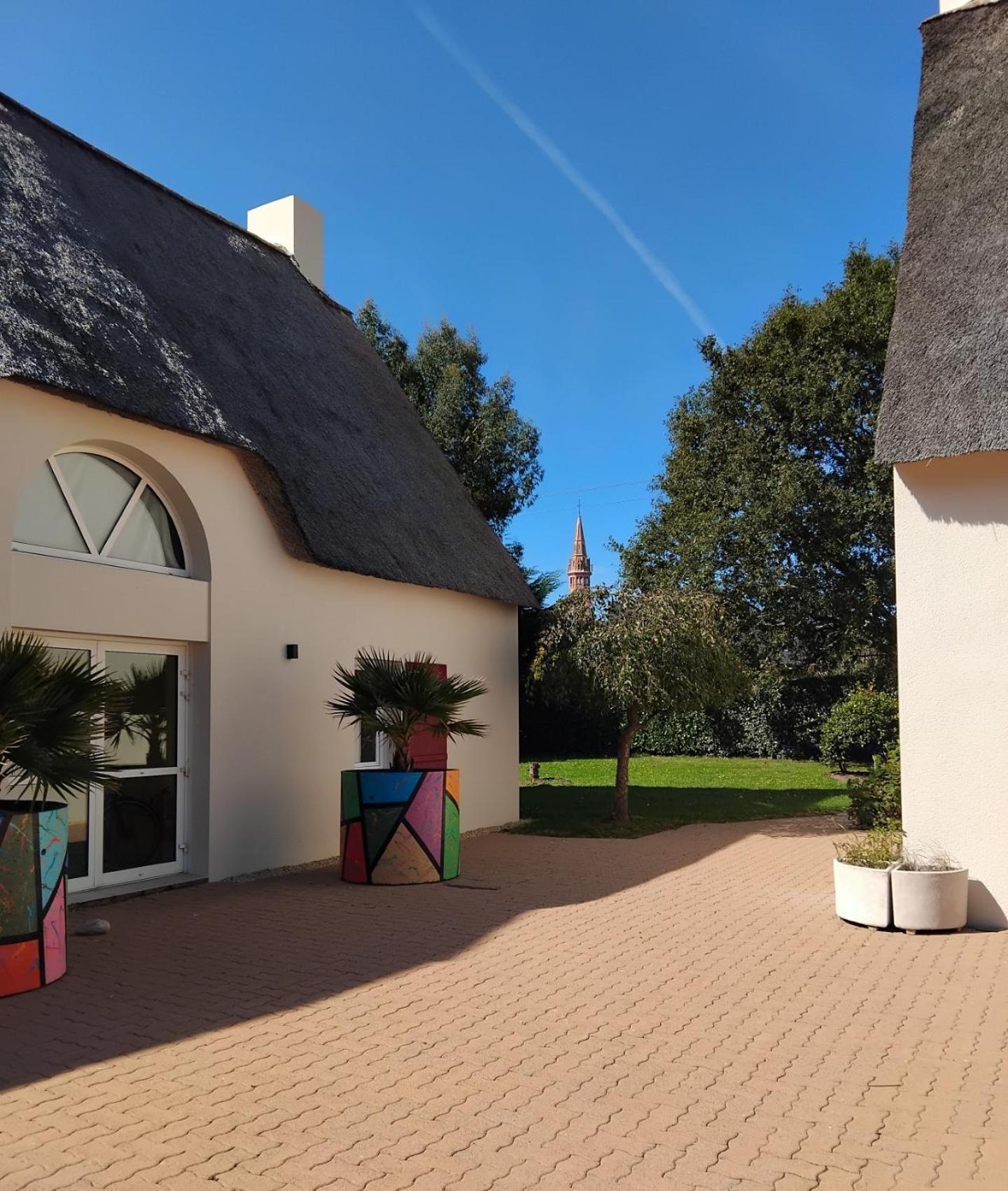 Hotel De La Briere Et Restaurant Les Krapados Saint-Lyphard Eksteriør bilde