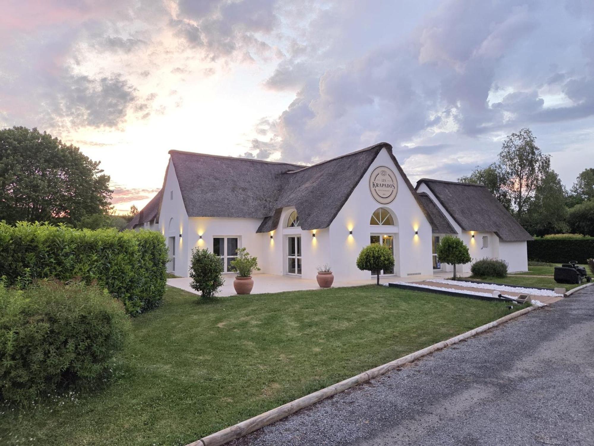 Hotel De La Briere Et Restaurant Les Krapados Saint-Lyphard Eksteriør bilde